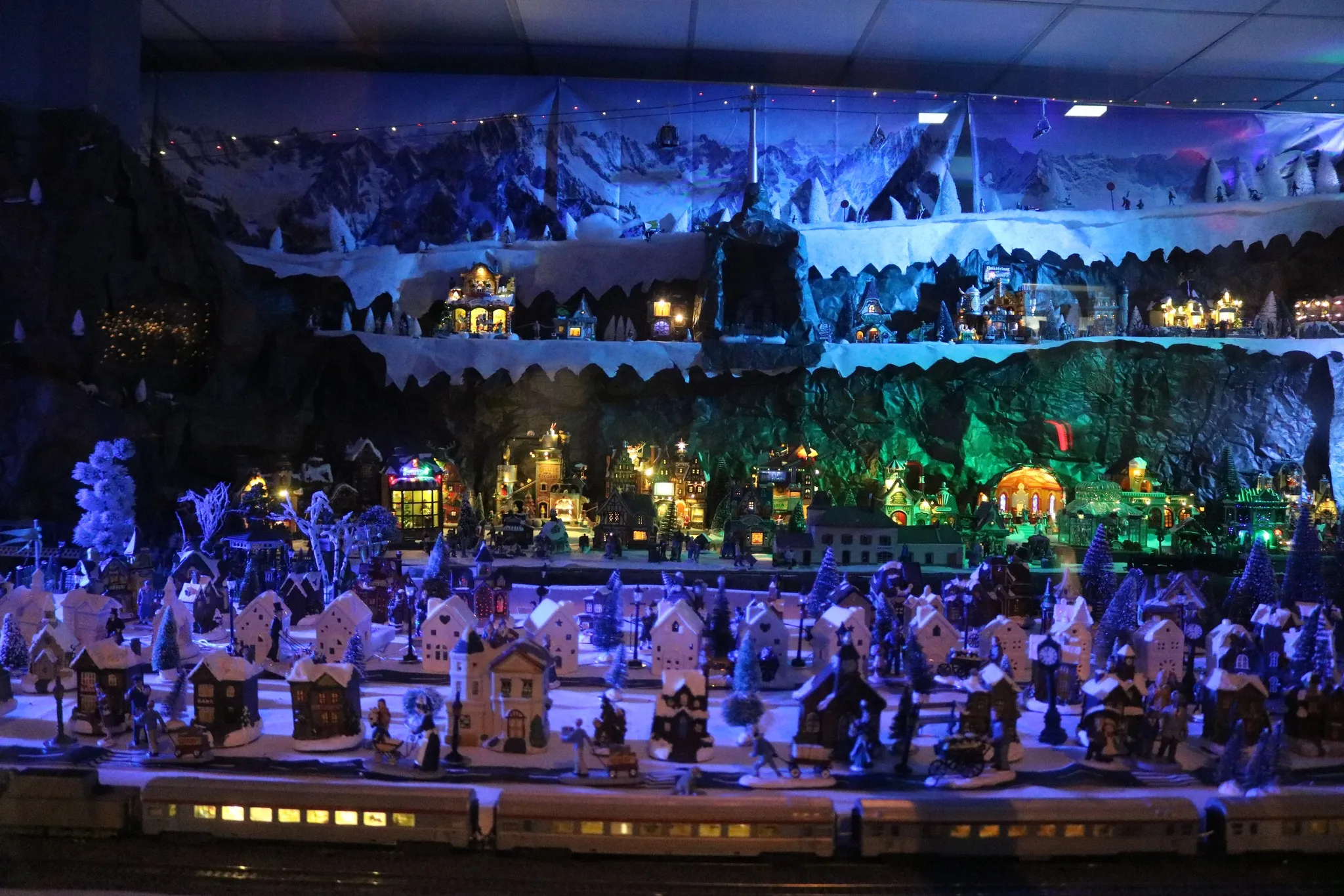 Inauguration des vitrines de Noël à Hayange